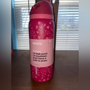 Owala FreeSip Insulated Water Bottle - red and pink